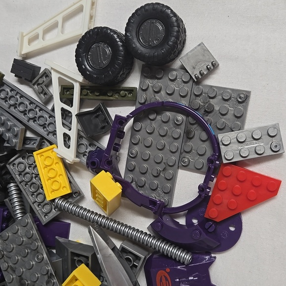 MEGA BLOCKS LOT - 13 Oz. Mixed Blocks Bricks Tires Slants Tubes Replacements - Picture 8 of 16